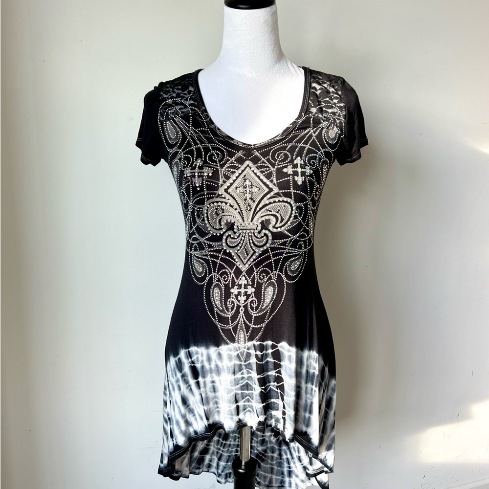 VOCAL Fleur De Lis Rhinestone Lace Tie Dye Tunic Top—SZ. Small